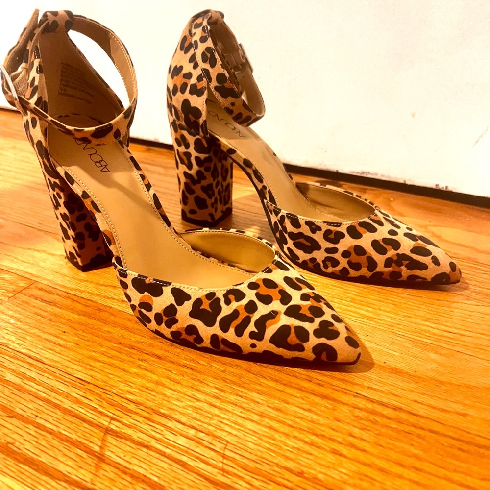 Abound Stella Leopard Print Faux Suede Pointy Toe Heels NWOB